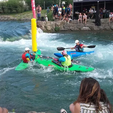 Au Fil De L'eau Du Tarn مييو